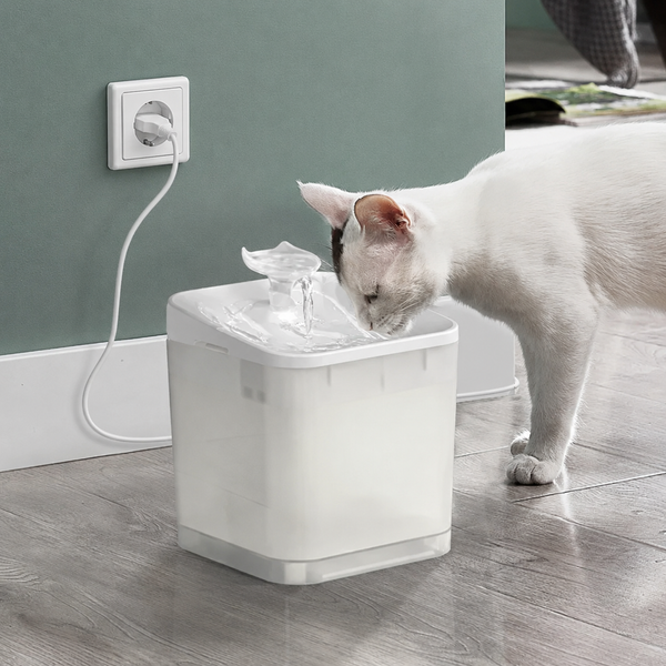 Питьевой автоматический фонтанчик для котов Cubic Petrust TK-WF001, поилка 2,2 литра 001436 фото
